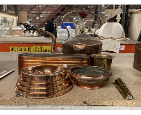 AN ASSORTMENT OF ITEMS TO INCLUDE A COPPER KETTLE, A COPPER PLANTER ETC