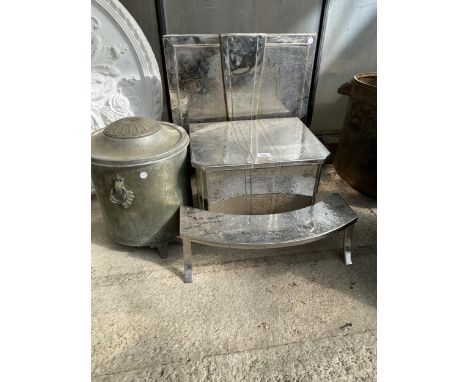 AN ASSORTMENT OF VINTAGE STAINLESS STEEL COVERED FIRESIDE ITEMS TO INCLUDE A FIRE SCREEN, LOG BOX AND FENDER PLUS A FURTHER M