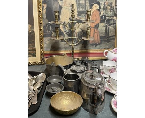 AN ASSORTMENT OF ITEMS TO INCLUDE A BRASS CANDLESTICK HOLDER, TEAPOTS, BOWLS ETC