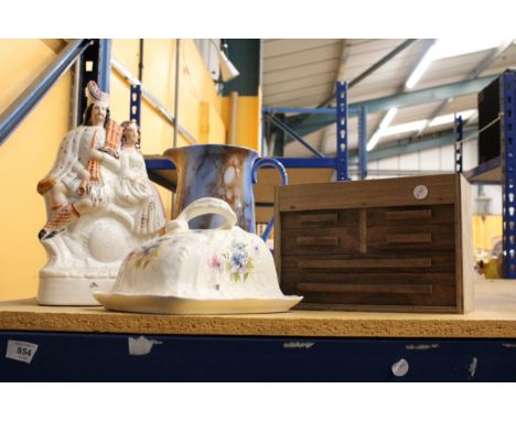 A LARGE STAFFORDSHIRE FLATBACK FIGURE, LARGE FALCON WARE JUG, VINTAGE CHEESE PLATE AND COVER AND A SMALL SET OF WOODEN DRAWER