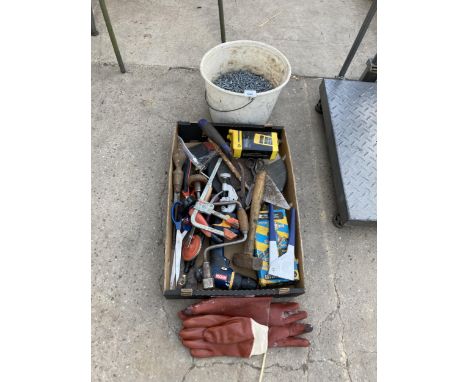 AN ASSORTMENT OF TOOLS AND HARDWARE TO INCLUDE NAILS, TROWELS AND CHISELS ETC