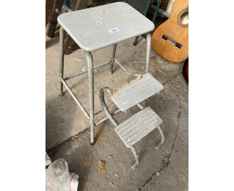 A RETRO FOLDING KITCHEN STEP STOOL