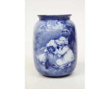 A ROYAL BAYREUTH PORCELAIN BLUE AND WHITE VASE DEPICTING CHILDREN - 17 CM