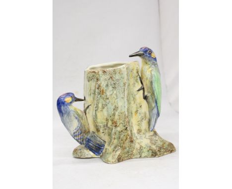 A VINTAGE PAUL DU BOIS VASE IN THE SHAPE OF A TREE TRUNK WITH WOODPECKERS, HEIGHT 22CM