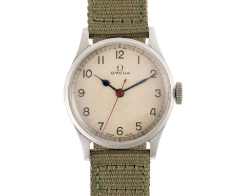 A GENTLEMAN'S STAINLESS STEEL OMEGA WRIST WATCH CIRCA 1939, REF. 4870 WITH MILITARY AIR MINISTRY TYPE DIAL & RED CENTRE SECON