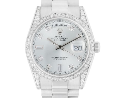 A FINE GENTLEMAN'S SIZE PLATINUM ROLEX OYSTER PERPETUAL DAY DATE BRACELET WATCHCIRCA 2000, REF. 118296 WITH ORIGINAL DIAMOND 