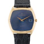 A GENTLEMAN'S SIZE 18K SOLID GOLD JAEGER LECOULTRE AUTOMATIC DATE WRIST WATCH CIRCA 1970s, REF. 5000
