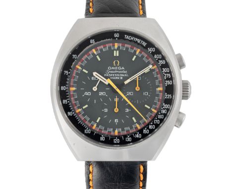 A GENTLEMAN'S SIZE STAINLESS STEEL OMEGA SPEEDMASTER MARK II CHRONOGRAPH WRIST WATCH CIRCA 1970s, REF. 145.014 WITH GREY "RAC