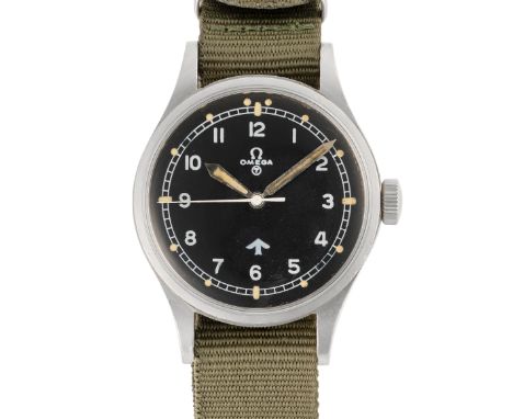 A GENTLEMAN'S STAINLESS STEEL BRITISH MILITARY OMEGA RAF PILOTS WRIST WATCH DATED 1953, REF. 2777-1 SC  Movement: 17J, manual