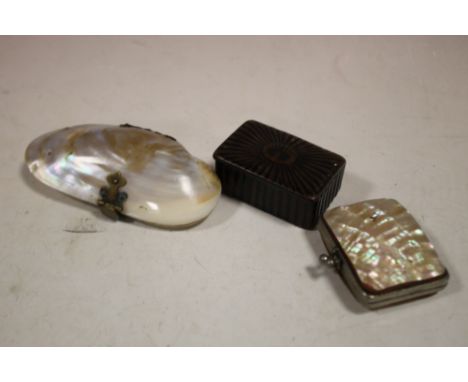 TWO VINTAGE MOTHER OF PEARL COIN PURSES TOGETHER WITH A SMALL WOODEN SNUFF BOX