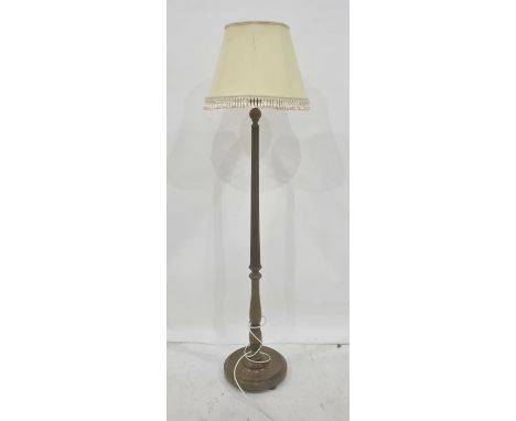 Standard lamp with reeded column, turned base, cream shade