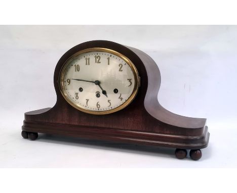 20th century mahogany cased Napoleon hat-shaped mantel clock with Arabic numerals, 30cm high 