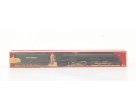 Rivarossi: A boxed Rivarossi, HO Scale, Union Pacific (Big Boy) 4-8-8-4, locomotive and tender, Reference No. 1251. Original 