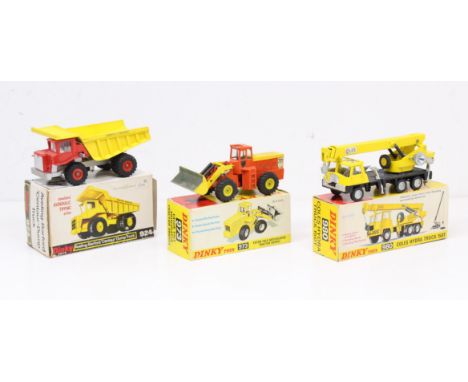 Dinky: A collection of three boxed Dinky Toys vehicles, to comprise: Aveling-Barford 'Centaur' Dump Truck, 924; Eaton Yale Ar