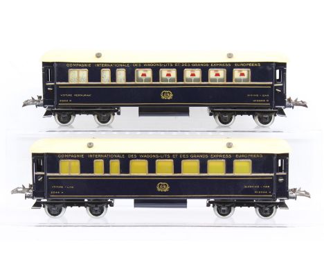 Hornby: A pair of French Hornby O Gauge 'Compagnie Internationale des Wagons - Lits et des Grands Express Europeens' cars. Sl