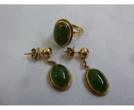 18ct yellow gold and jade ring and a matching pair of earrings