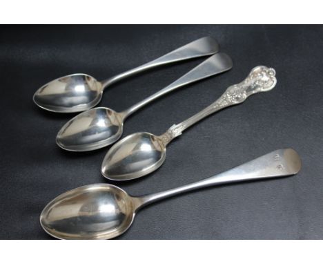 A COLLECTION OF HALLMARKED SCOTTISH SILVER FLATWARE CONSISTING OF A SINGLE STRUCK QUEENS PATTERN TEASPOON BY WILLIAM CORBETT 