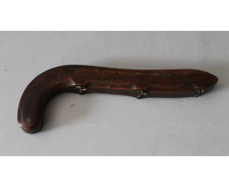 A LATE 19TH / EARLY 20TH CENTURY HINGED WOODEN PIPE CASE IN THE FORM OF A PISTOL, L 28 cm