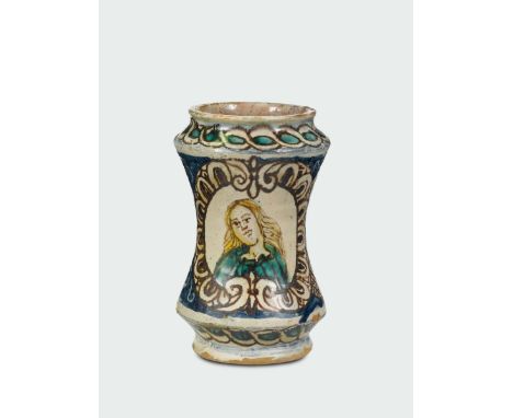 Albarello COLLESANO (attr.), seconda metà del XVII secolo, Maiolica a gran fuoco in policromia, altezza cm 17,7 Buono stato d