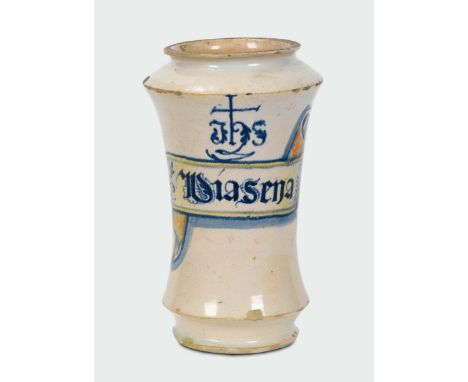 Albarello Casteldurante, seconda metà del XVI secolo, Maiolica a gran fuoco in policromia, altezza cm 22,0 Alcune sbeccature 