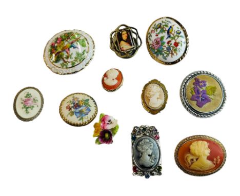 SELECTION OF CAMEO, PORCELAIN AND TAPESTRY BROOCHES 