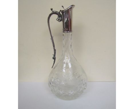 A K M silver topped crystal glass claret jug with etched leaf design, Birmingham 1989, 29cm tall 