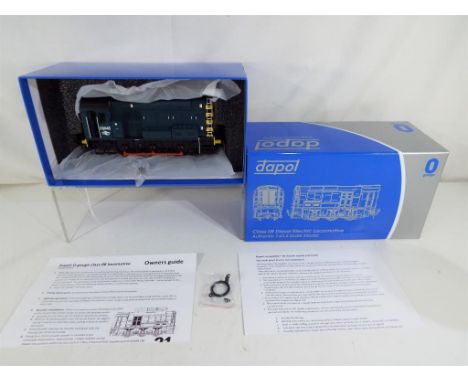 Model Railways - a Dapol O gauge class 08 diesel electric locomotive #7D-008-002 in BR blue, item appear m in original m box 