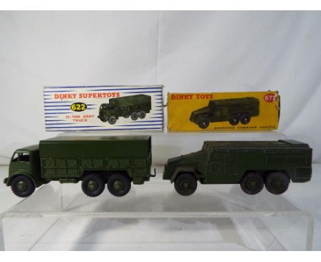 Dinky - Lot to include two Dinky Toys / Supertoys military models comprising # 622 10-Ton Army Truck, contained in original b