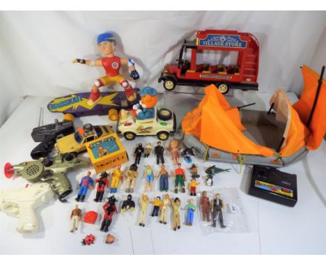 A good mixed lot to include a box of loose figures with a 1984 Star Wars Han Solo and 1980 Princess Leia, also a Matchbox R/C