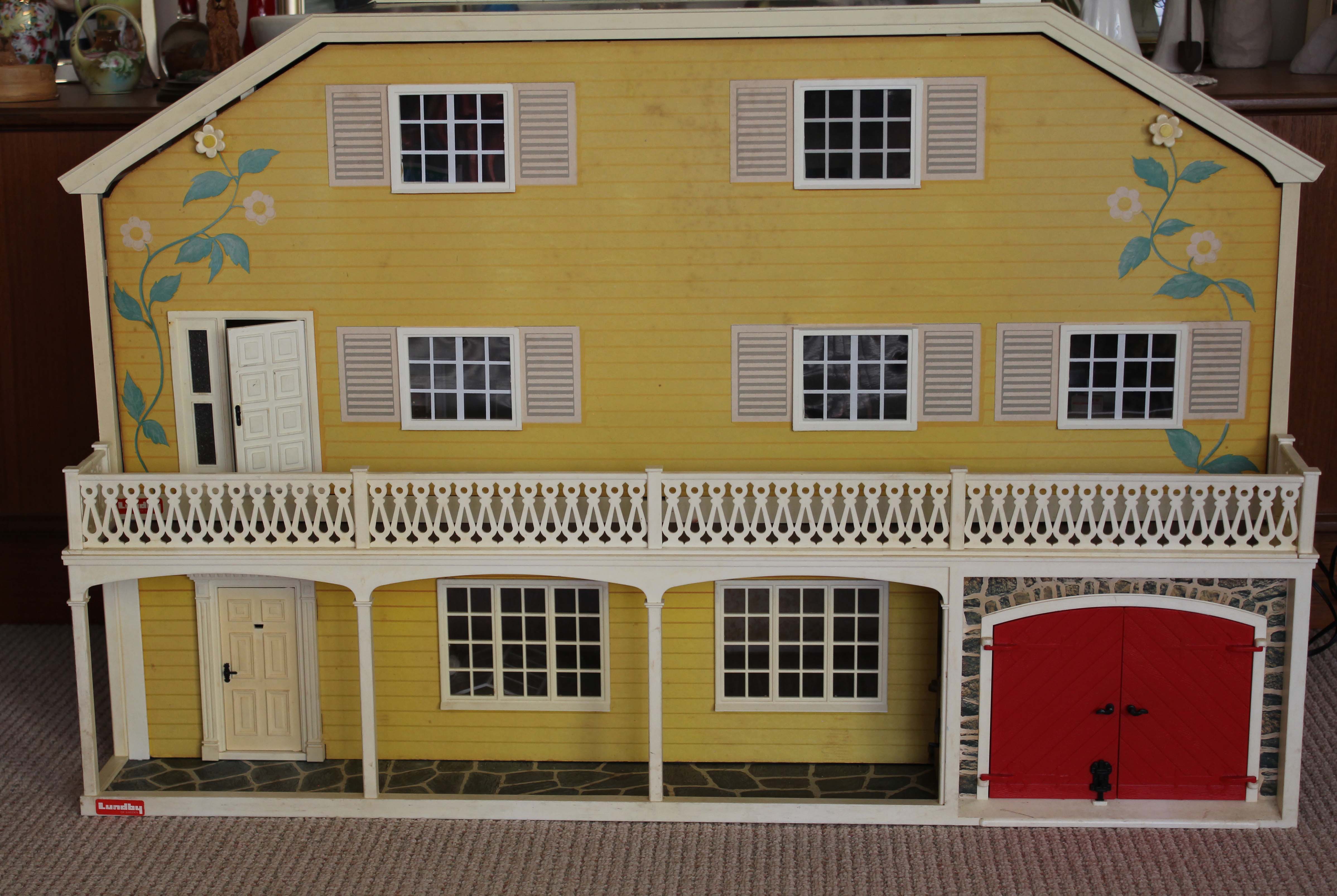 Dolls House a 118 scale vintage Lundby dolls house with basement