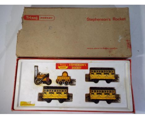 Model Railways - Tri-ang OO Gauge R346C Stephenson's Rocket Train in original box with outer sleeve. Loco and coaches appear 