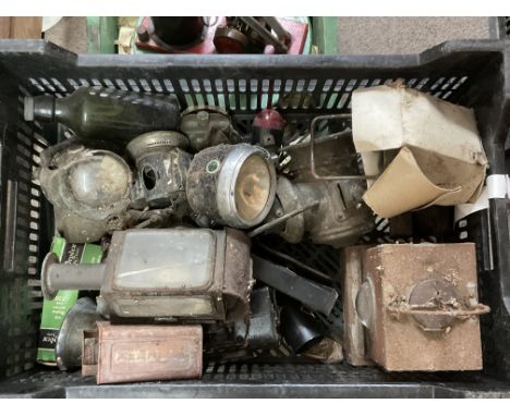 A box of assorted vintage lamps