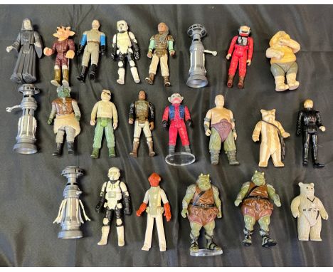 A Collection of mixed vintage Star Wars figures to include Bike Scout, B-Wing pilot, Prune Face, Luke, and various others. 