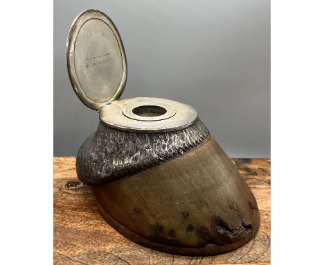 A Victorian London silver and horse hoof ink pot stand. Engraved to the inside of the lid ? A Hunter who carried William Grav