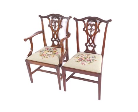 SET OF EIGHT EDWARDIAN PERIOD CHIPPENDALE DINING CHAIRSeach with a serpentine crest rail, above a leaf carved pierced vase sh