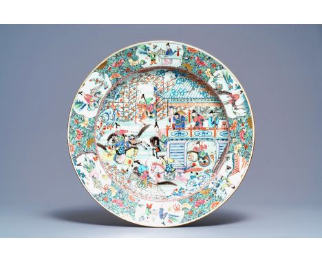 Dia.: 55 cm Condition: (UV-checked)- Exceptionally well painted with attractive and bright enamels, the whole in a very fresh