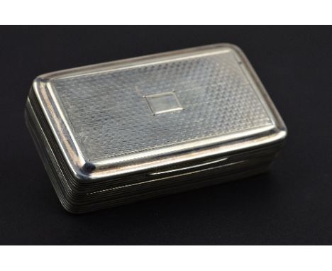 A GEORGE III RECTANGULAR SILVER SNUFF BOX, engine turned decoration to top and bottom, rectangular cartouche, ribbed sides, g