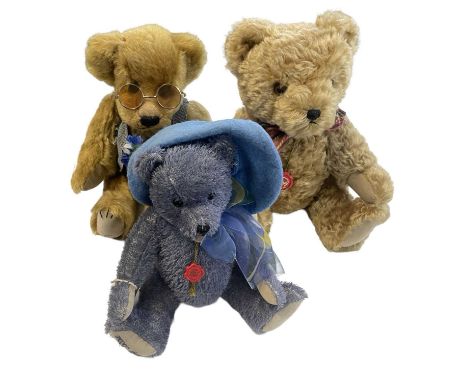 A mixed collection of collectable teddy bears, to include: - 'Wilfrid' mohair bear by Ellie Bears - Lady Blue, 23/1500 by Ted