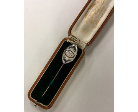 A good Georgian stick pin of boat shaped form, inscribed, 'Token of Love' to centre. Approx. 2.8 grams. Est. £200 - £300.