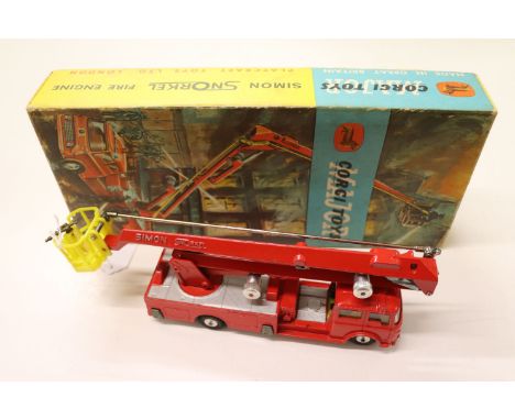 Boxed Corgi Major 1127 Simon Snorkel Fire Engine with paint chips