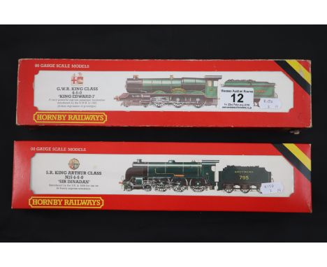 Two boxed Hornby OO gauge locomotives to include R154 SR King Arthur Class N15 4-6-0 Sir Dinadan and R078 GWR King Class 4-6-