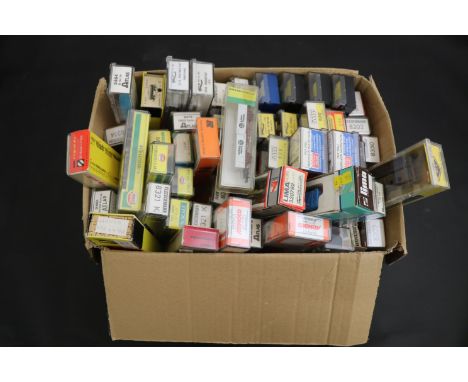 50 Cased N gauge American rail lines rolling stock to include Atlas, Minitrix, Bachmann, Fleischmann etc with many incorrectl