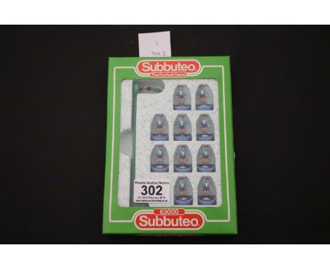 Subbuteo, boxed Reading FC team, lightweight (LW), ref 633, in good condition