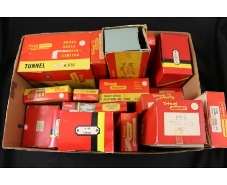 18 Boxed Triang & Hornby OO gauge model railway accessories to include R400 Signal Control Set, R512 Booking Hall, R576 Tunne