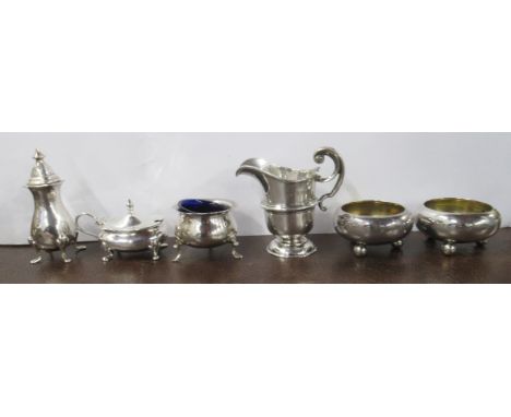 A collection of silver, to include a small jug, a pair of Victorian open salts, etc, weight 8oz