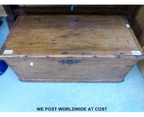 A small pine trunk / candle box (69cm x 33cm x 29cm)