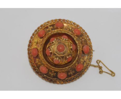 Vintage 15ct gold brooch set with coral weight: approx 12.55 grams, size: approx 4cm (unmarked but tested as 15ct)