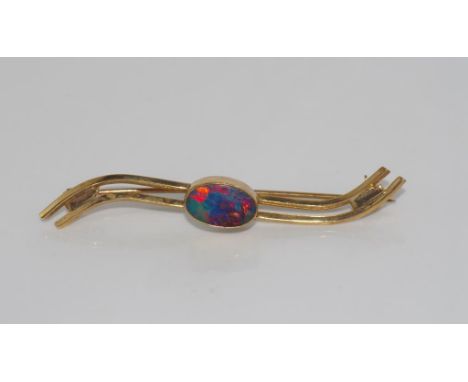 9ct gold and opal brooch weight: approx 3.65 grams (unmarked - tested as 9ct)