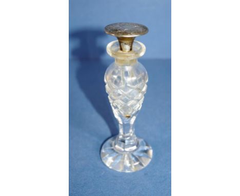 Vintage stg silver topped crystal perfume bottle engraved silver top, cut crystal base. Height 15cms approx (total).