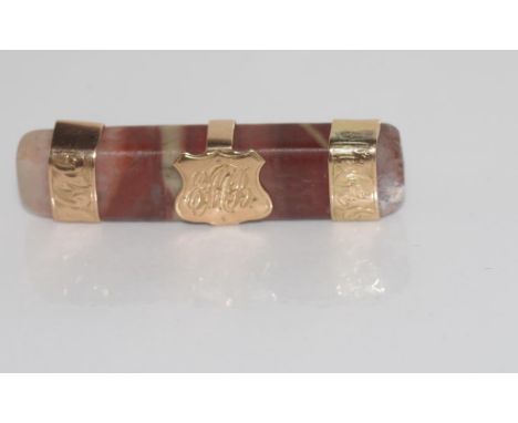 Vintage agate and 9ct rose gold brooch